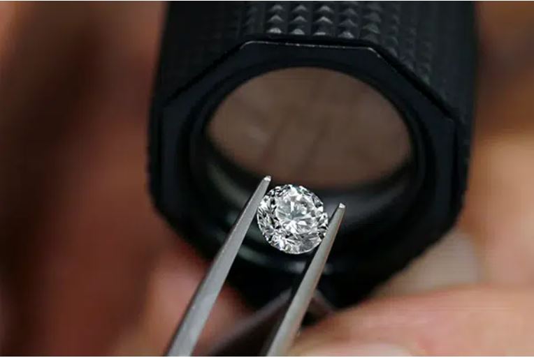 Lab grown diamonds vs natural diamonds